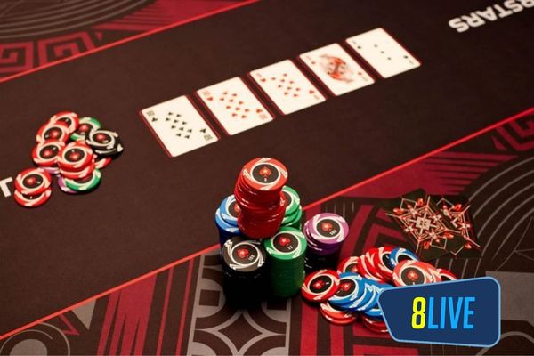 poker face la gi vi tri vut tien Đừng bao giờ rời mắt khỏi vị trí để tiền của người chơi khác